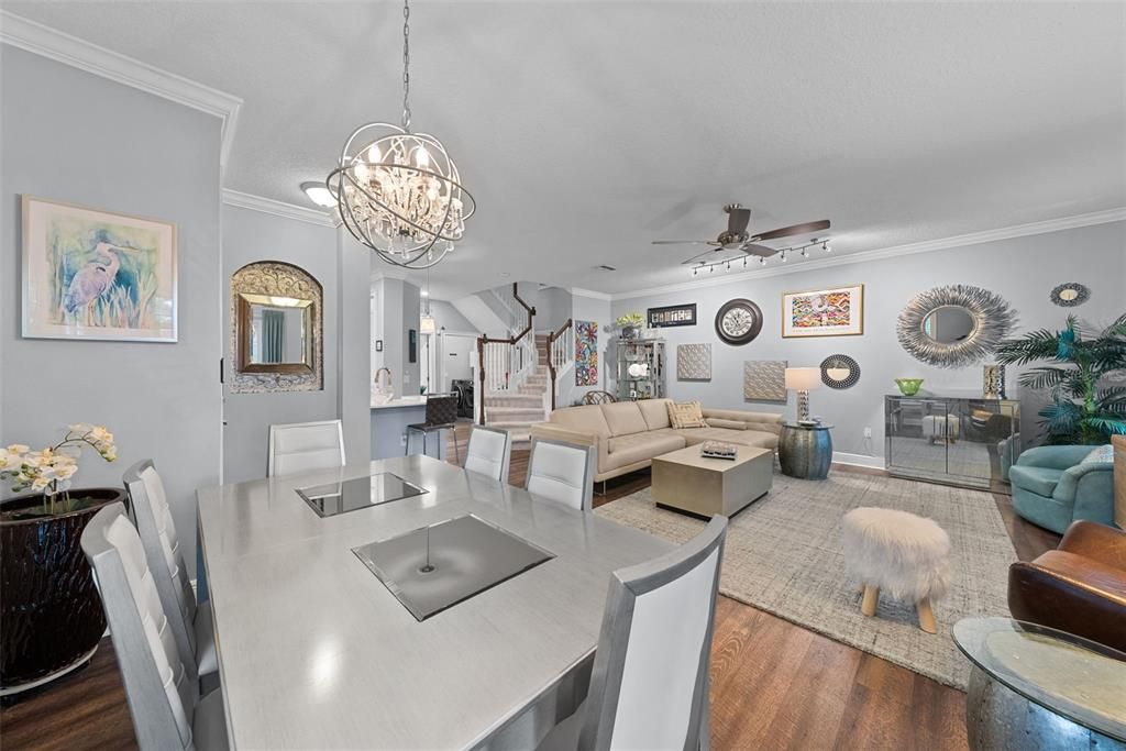 En Venta: $645,000 (3 camas, 2 baños, 2230 Pies cuadrados)