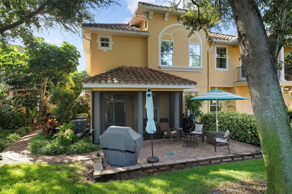 En Venta: $645,000 (3 camas, 2 baños, 2230 Pies cuadrados)