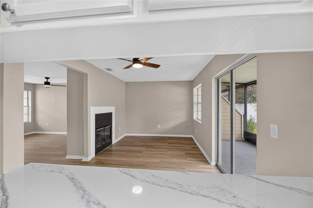 For Sale: $199,900 (2 beds, 1 baths, 1072 Square Feet)