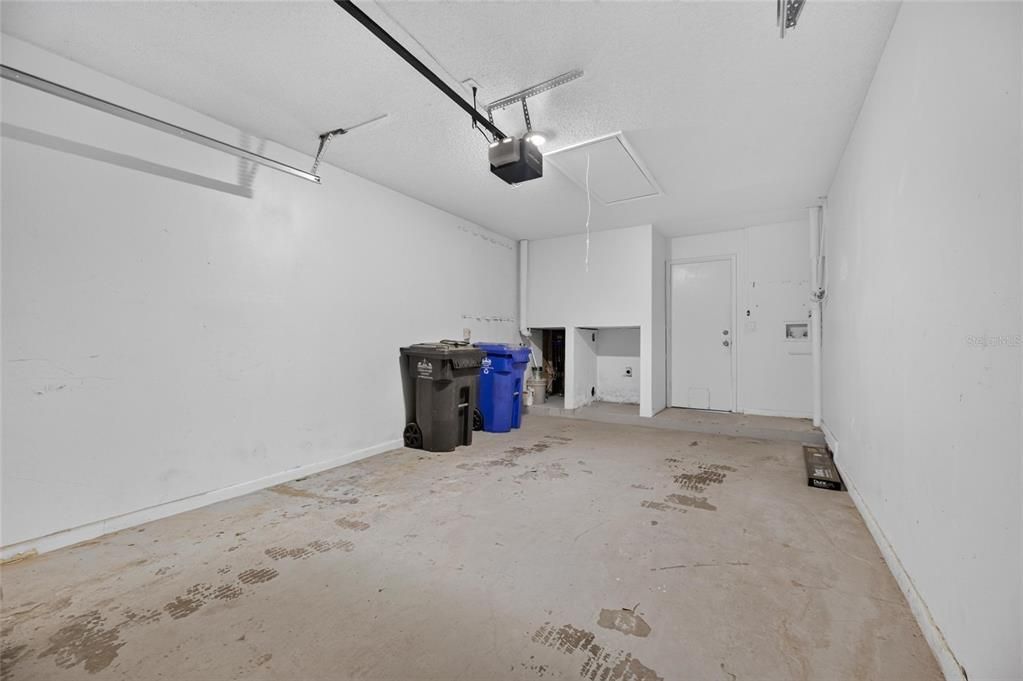 For Sale: $199,900 (2 beds, 1 baths, 1072 Square Feet)