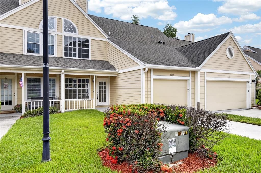 For Sale: $199,900 (2 beds, 1 baths, 1072 Square Feet)
