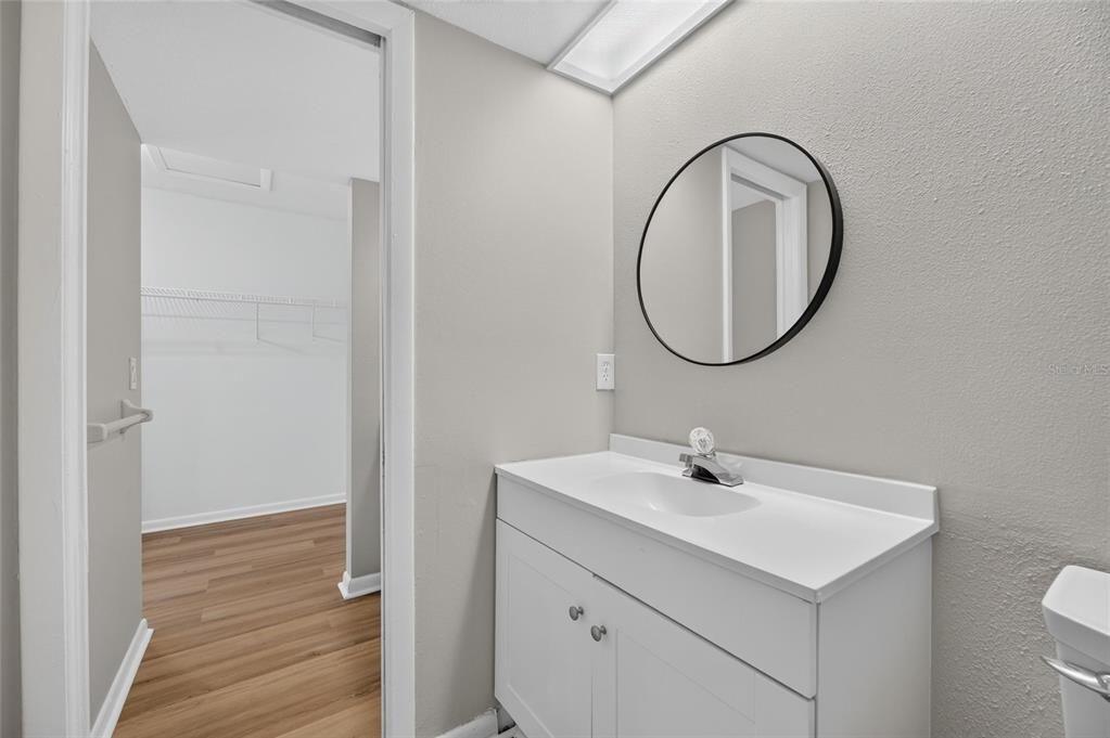 For Sale: $199,900 (2 beds, 1 baths, 1072 Square Feet)