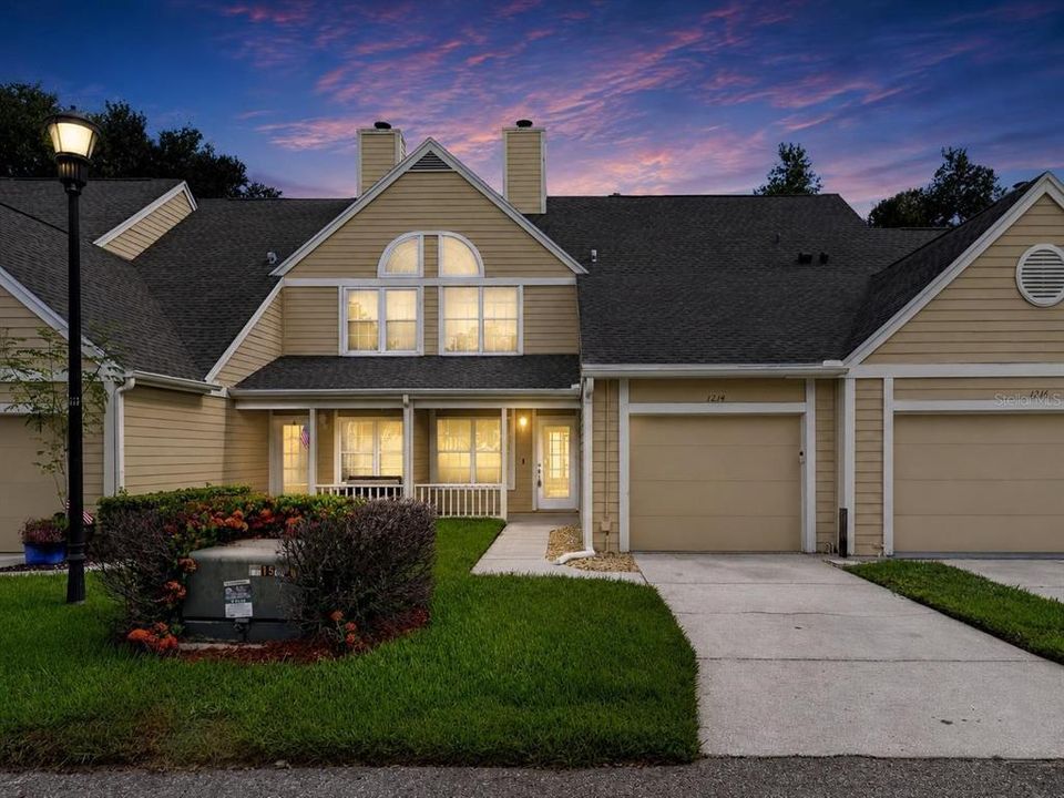 For Sale: $199,900 (2 beds, 1 baths, 1072 Square Feet)