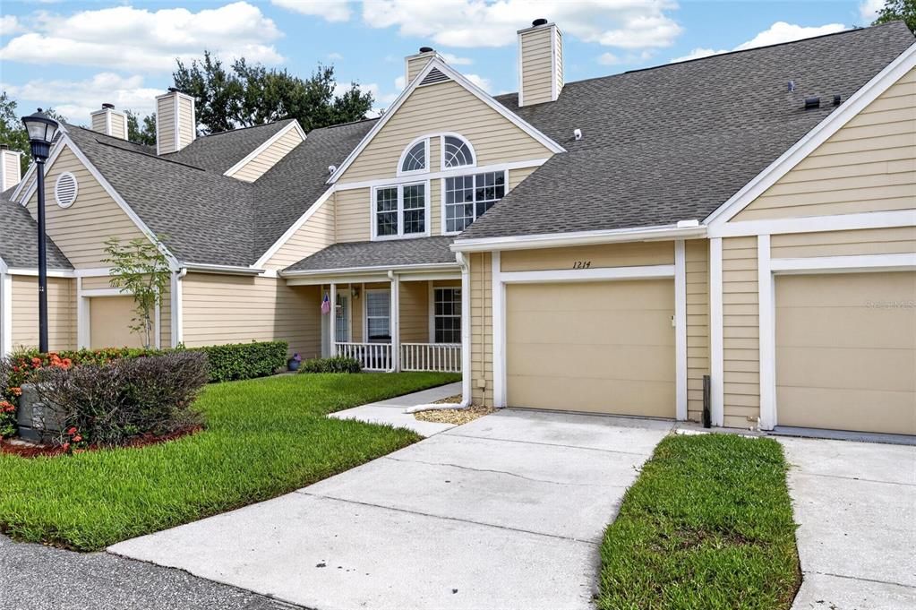 For Sale: $199,900 (2 beds, 1 baths, 1072 Square Feet)