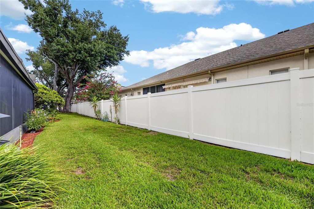For Sale: $199,900 (2 beds, 1 baths, 1072 Square Feet)