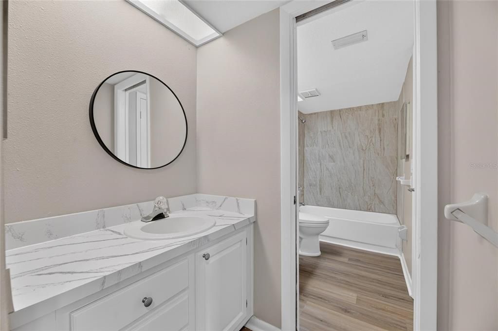 For Sale: $199,900 (2 beds, 1 baths, 1072 Square Feet)