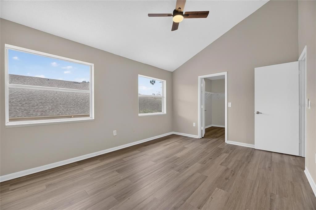 For Sale: $199,900 (2 beds, 1 baths, 1072 Square Feet)
