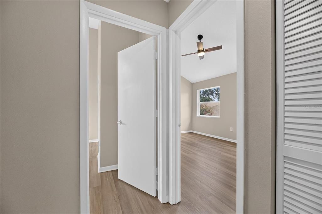 For Sale: $199,900 (2 beds, 1 baths, 1072 Square Feet)