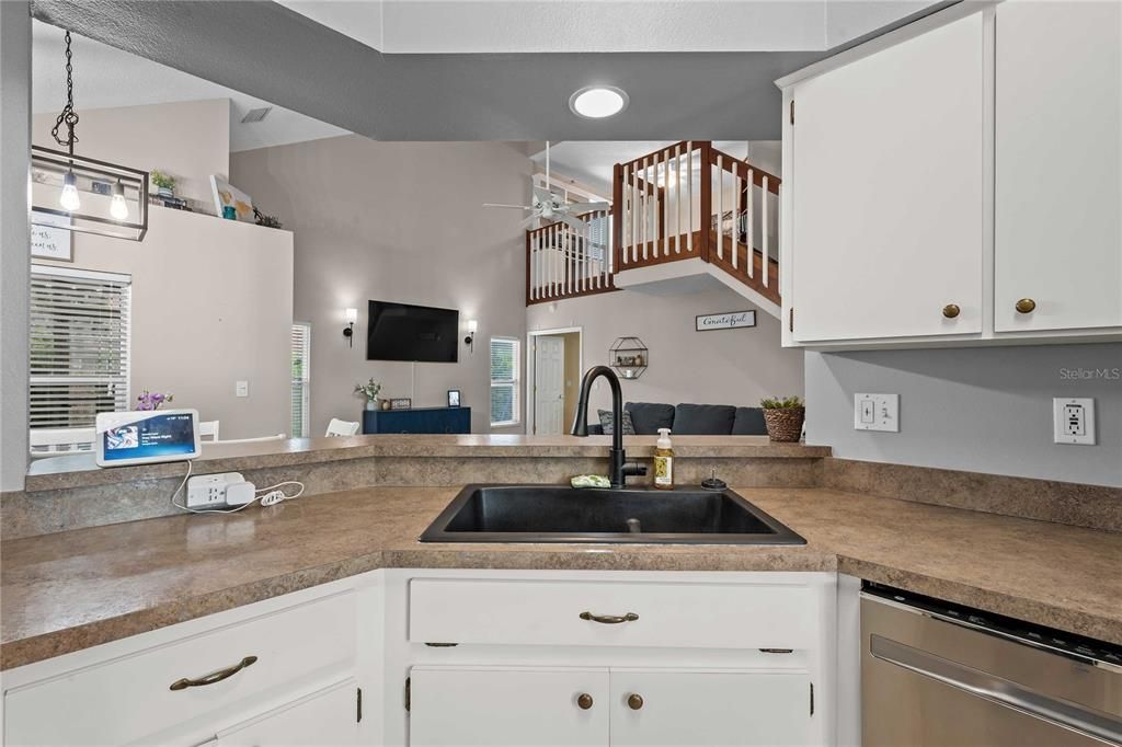 For Sale: $380,000 (3 beds, 2 baths, 1660 Square Feet)