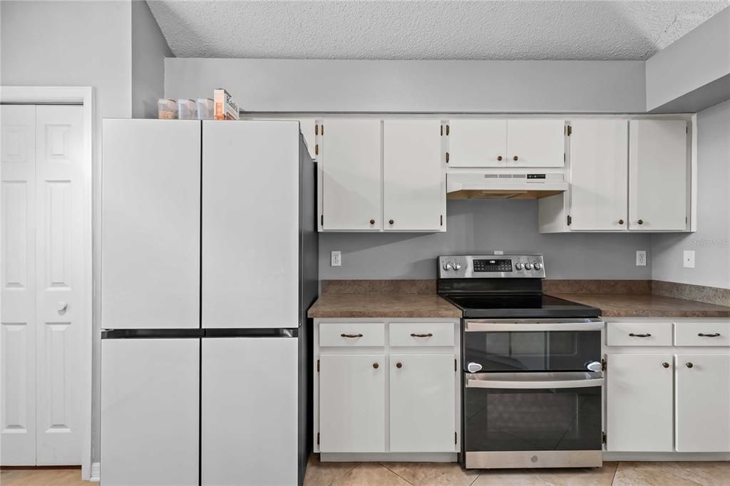 For Sale: $380,000 (3 beds, 2 baths, 1660 Square Feet)