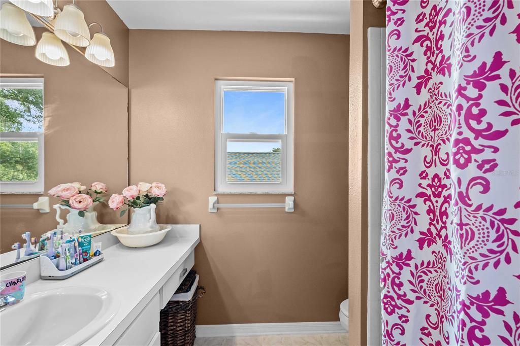 For Sale: $380,000 (3 beds, 2 baths, 1660 Square Feet)
