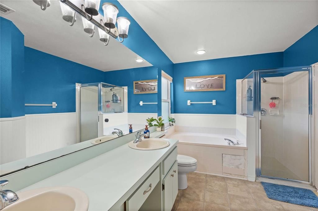 For Sale: $380,000 (3 beds, 2 baths, 1660 Square Feet)