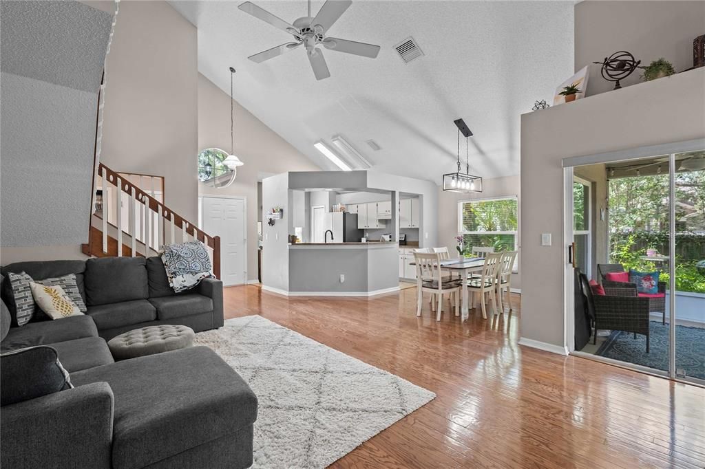For Sale: $380,000 (3 beds, 2 baths, 1660 Square Feet)