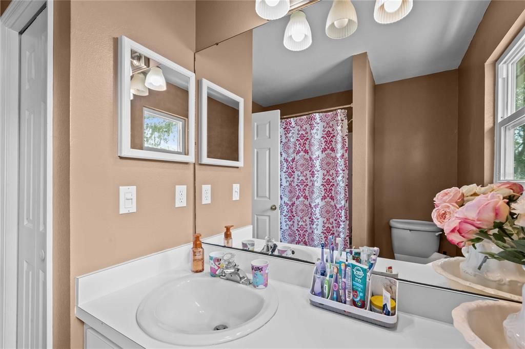 For Sale: $380,000 (3 beds, 2 baths, 1660 Square Feet)