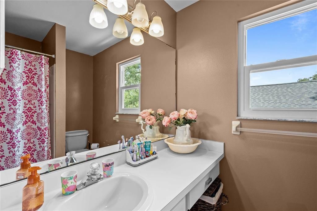 For Sale: $380,000 (3 beds, 2 baths, 1660 Square Feet)