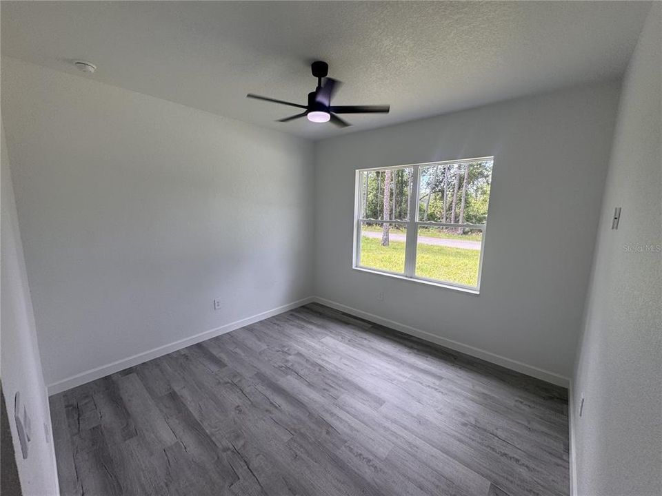 For Sale: $335,000 (3 beds, 3 baths, 1505 Square Feet)