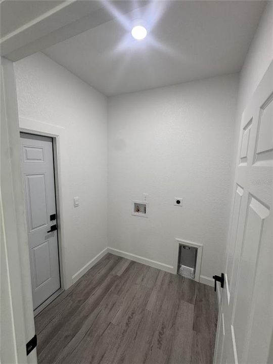 For Sale: $335,000 (3 beds, 3 baths, 1505 Square Feet)