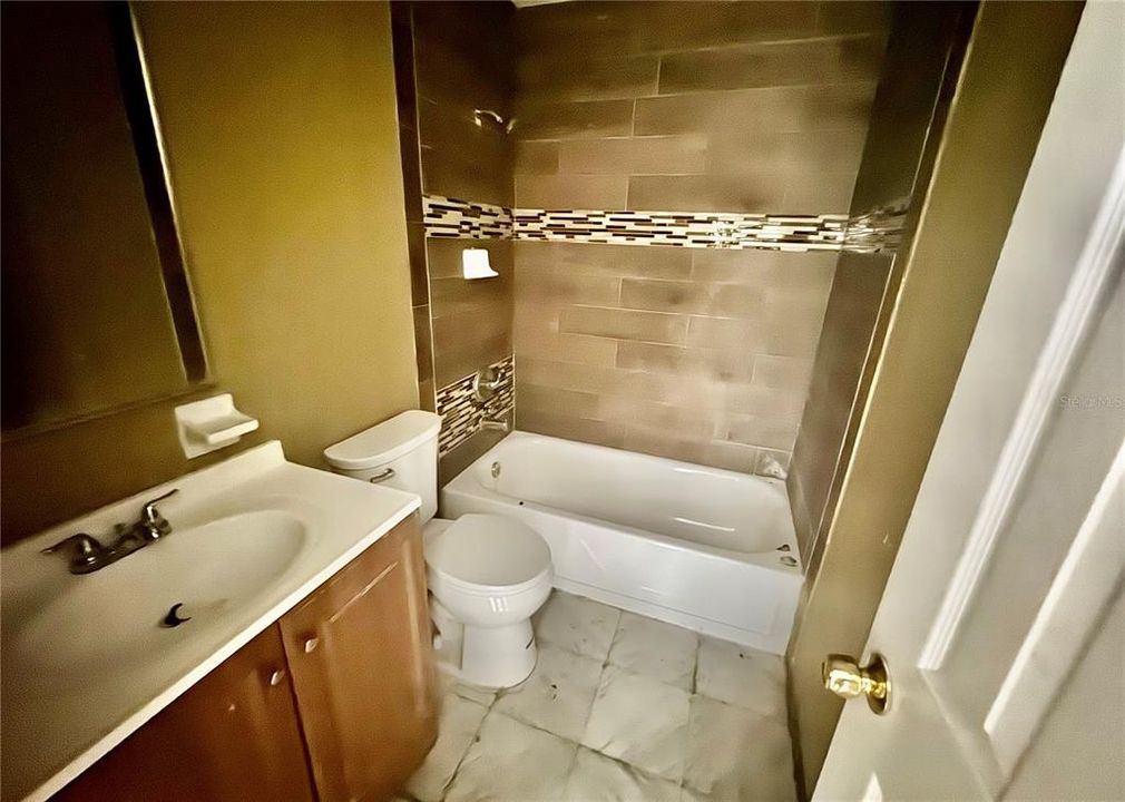 На продажу: $315,000 (4 спален, 3 ванн, 1543 Квадратных фут)
