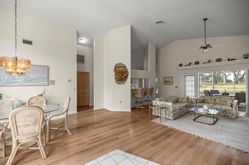 En Venta: $399,500 (3 camas, 2 baños, 1887 Pies cuadrados)