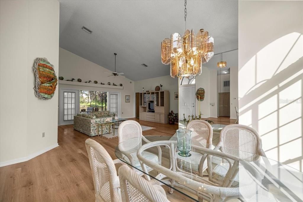 En Venta: $399,500 (3 camas, 2 baños, 1887 Pies cuadrados)