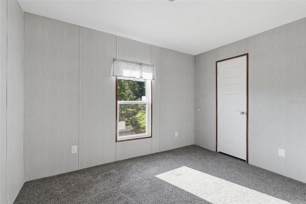 For Sale: $329,999 (4 beds, 2 baths, 1540 Square Feet)