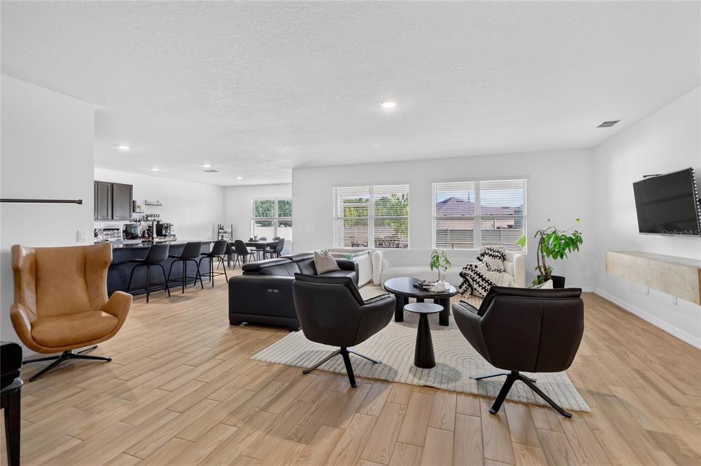 For Sale: $380,000 (4 beds, 2 baths, 2347 Square Feet)