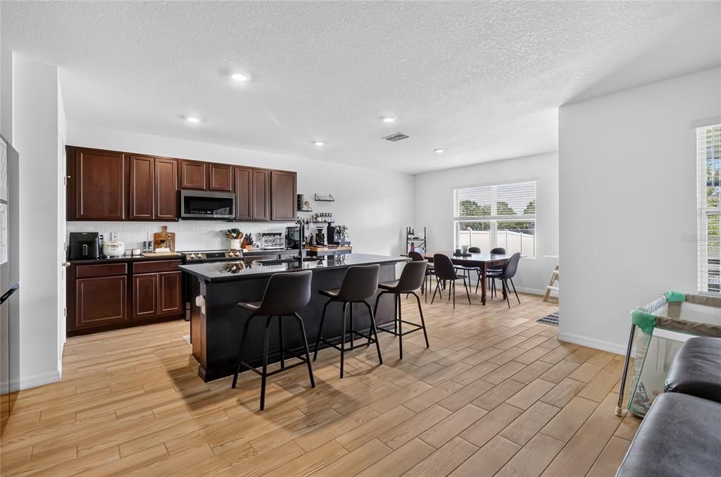 For Sale: $380,000 (4 beds, 2 baths, 2347 Square Feet)