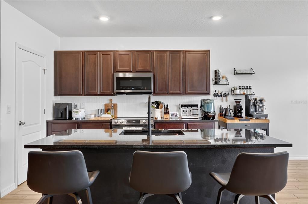 For Sale: $380,000 (4 beds, 2 baths, 2347 Square Feet)