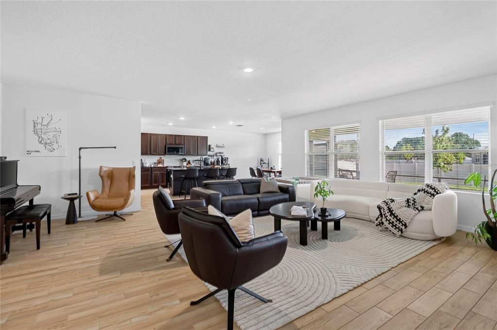 For Sale: $380,000 (4 beds, 2 baths, 2347 Square Feet)