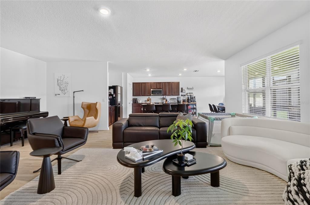 For Sale: $380,000 (4 beds, 2 baths, 2347 Square Feet)