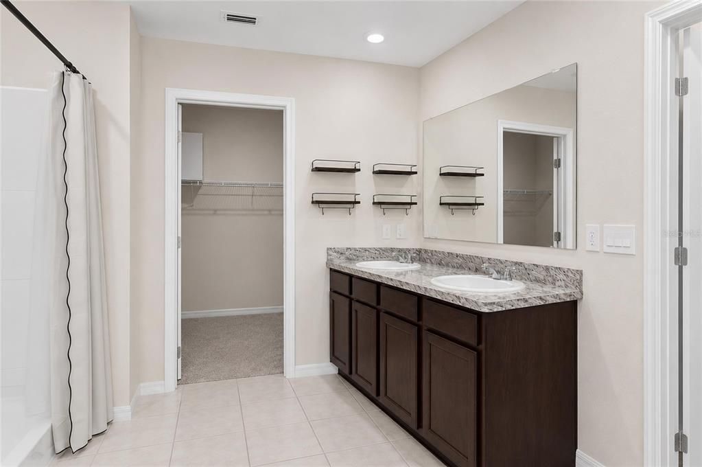 For Sale: $380,000 (4 beds, 2 baths, 2347 Square Feet)