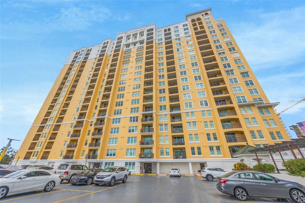На продажу: $610,000 (2 спален, 2 ванн, 1056 Квадратных фут)