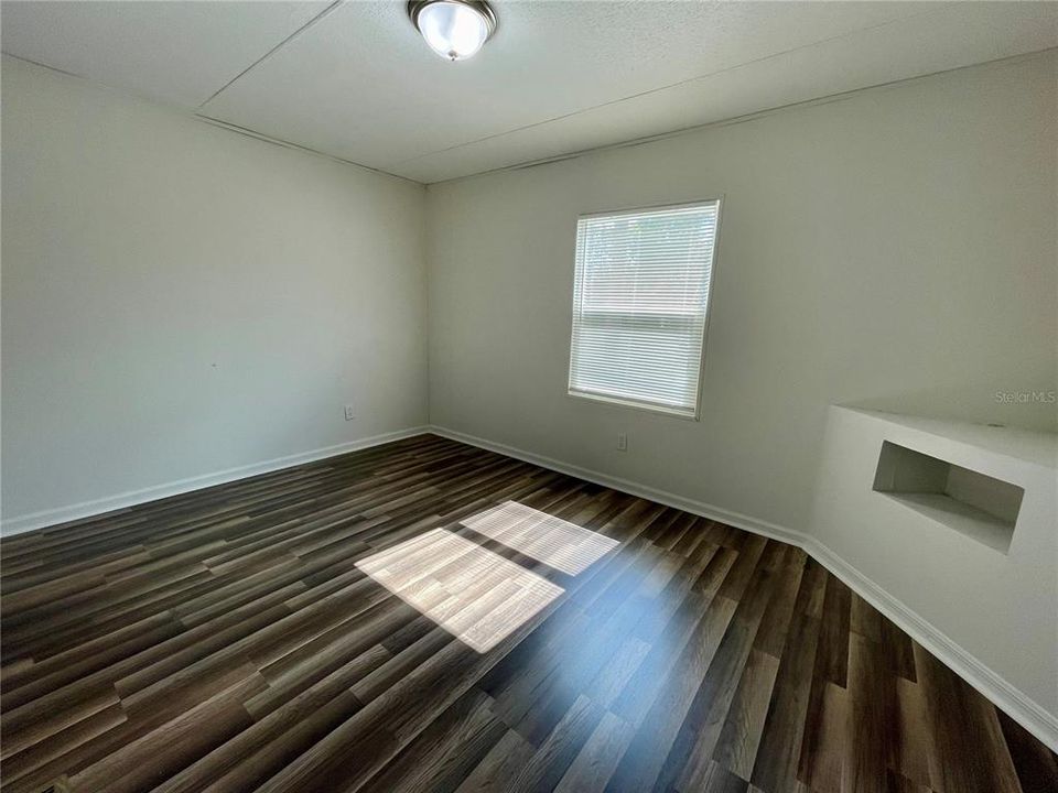 For Rent: $1,395 (3 beds, 1 baths, 1000 Square Feet)