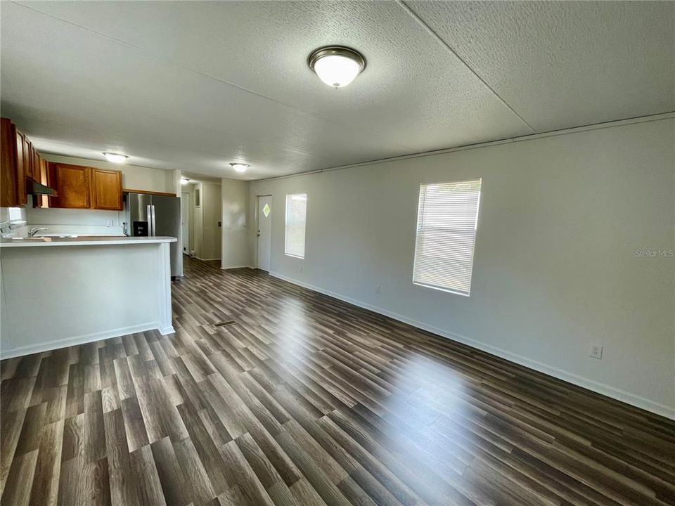 For Rent: $1,395 (3 beds, 1 baths, 1000 Square Feet)