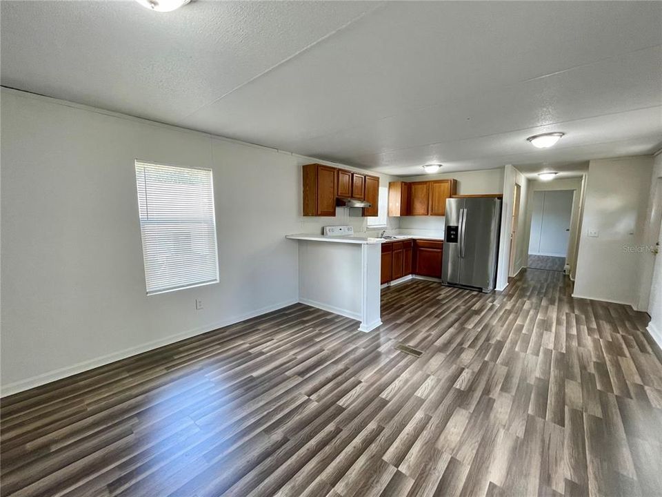 For Rent: $1,395 (3 beds, 1 baths, 1000 Square Feet)