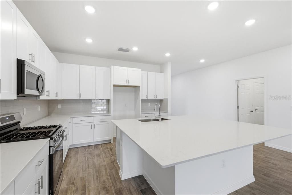 For Sale: $384,990 (4 beds, 3 baths, 2384 Square Feet)