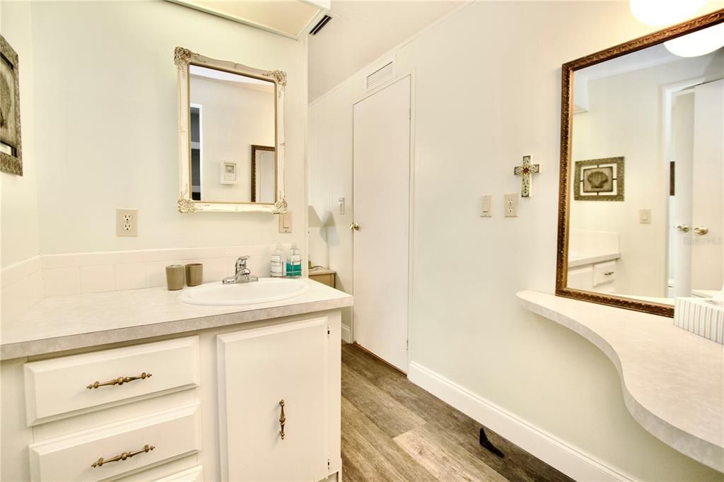 En Venta: $160,000 (2 camas, 2 baños, 960 Pies cuadrados)
