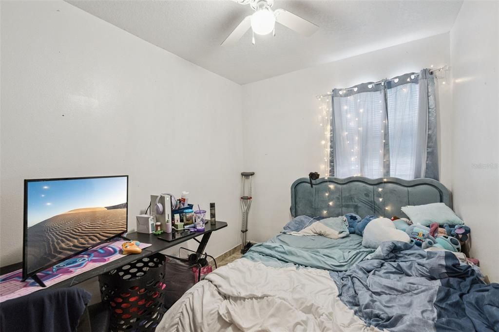 For Sale: $260,000 (3 beds, 1 baths, 998 Square Feet)