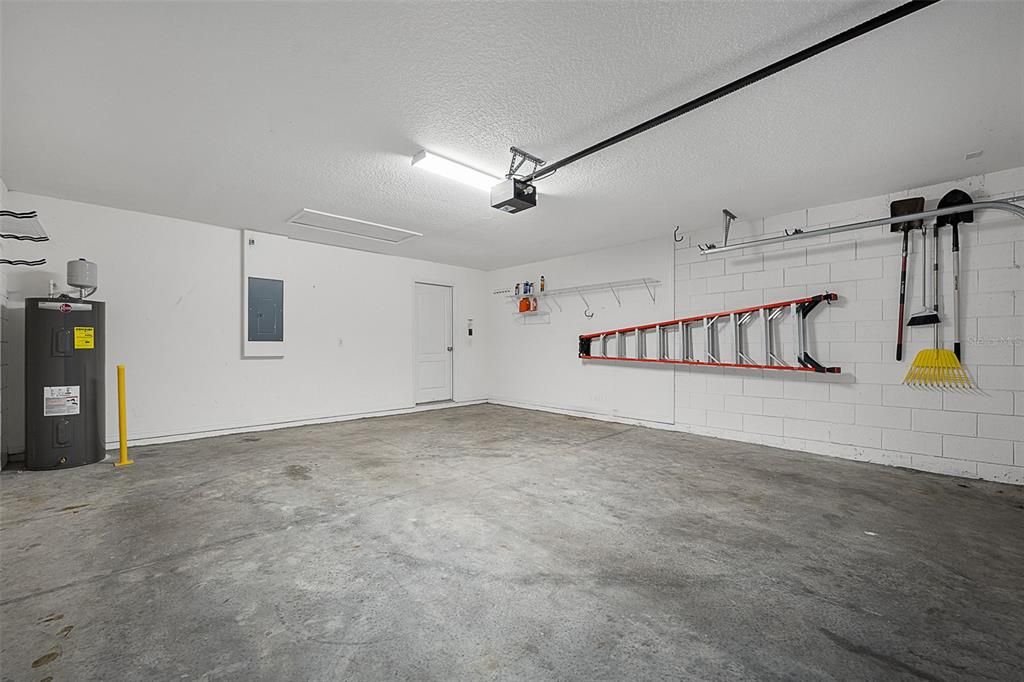 For Sale: $379,000 (3 beds, 2 baths, 2029 Square Feet)