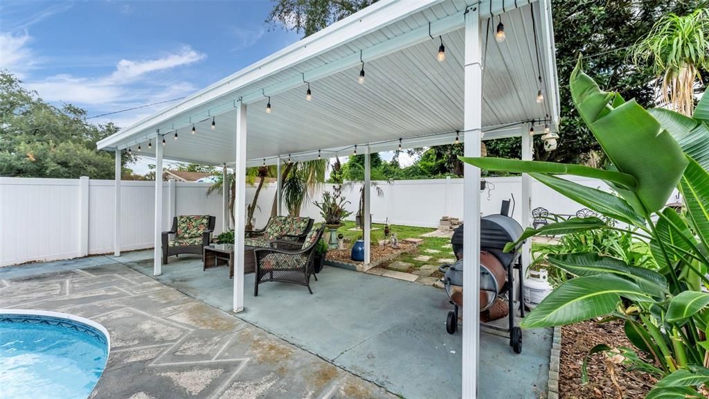 For Sale: $369,000 (3 beds, 2 baths, 1559 Square Feet)