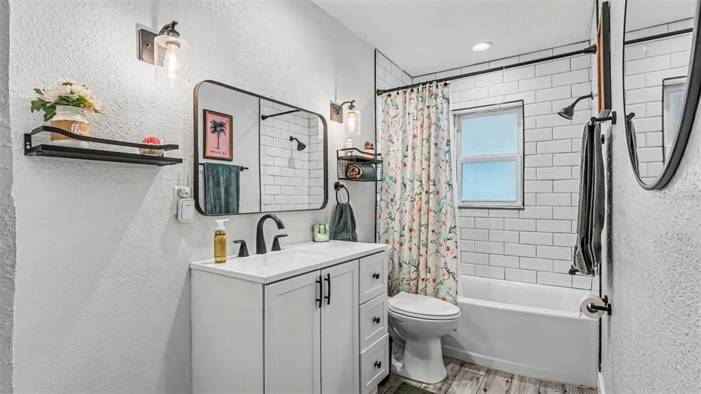 For Sale: $369,000 (3 beds, 2 baths, 1559 Square Feet)