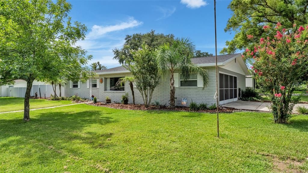For Sale: $369,000 (3 beds, 2 baths, 1559 Square Feet)