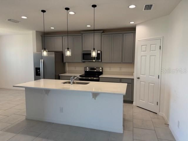 For Rent: $2,000 (3 beds, 2 baths, 1624 Square Feet)