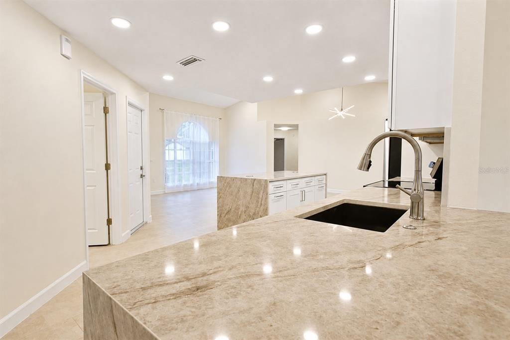 For Rent: $3,500 (4 beds, 2 baths, 2000 Square Feet)