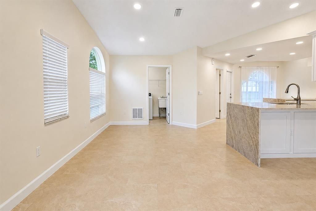 For Rent: $3,500 (4 beds, 2 baths, 2000 Square Feet)