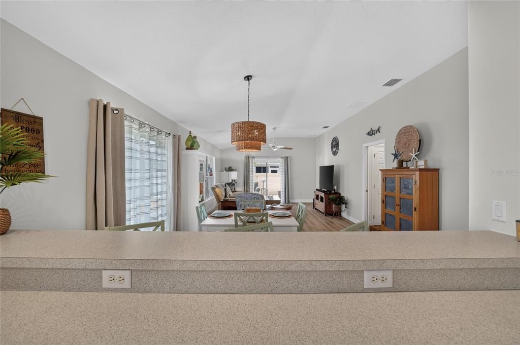 For Sale: $369,000 (2 beds, 2 baths, 1132 Square Feet)