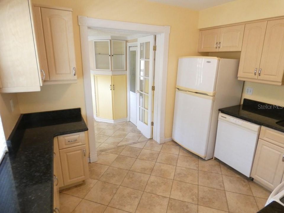 На продажу: $339,000 (2 спален, 2 ванн, 1277 Квадратных фут)