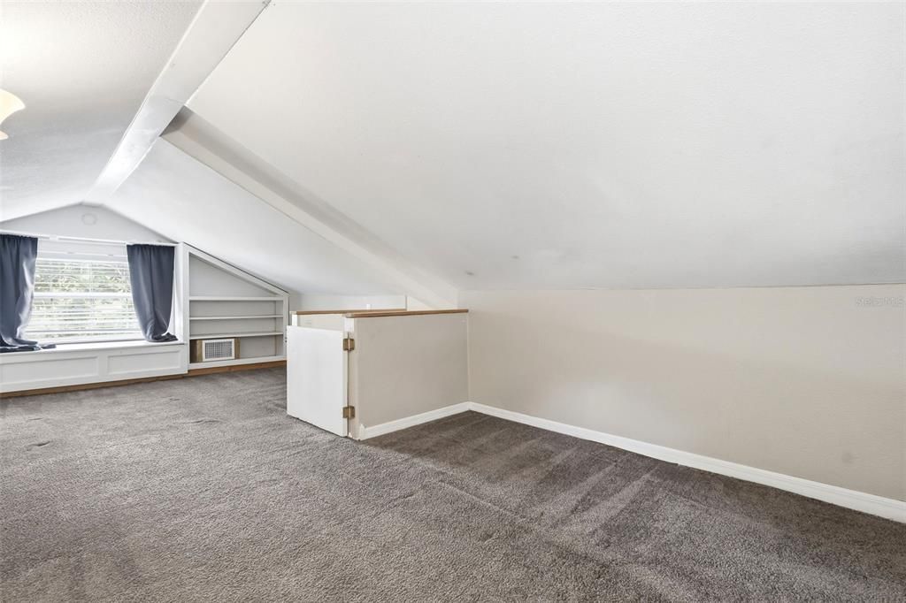 Activo con contrato: $265,000 (3 camas, 1 baños, 1068 Pies cuadrados)
