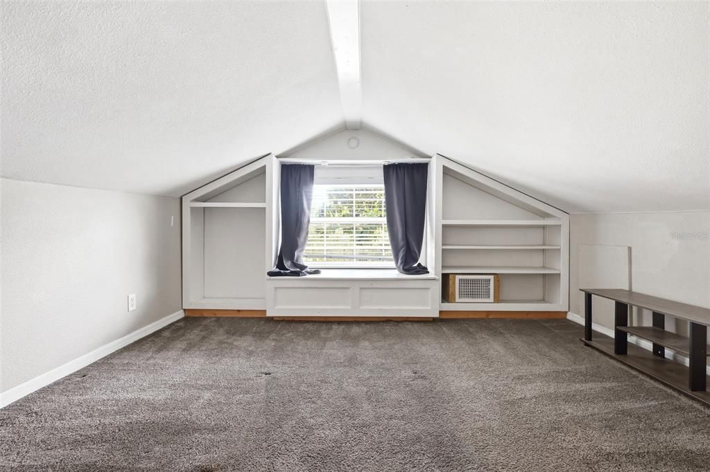 Activo con contrato: $265,000 (3 camas, 1 baños, 1068 Pies cuadrados)