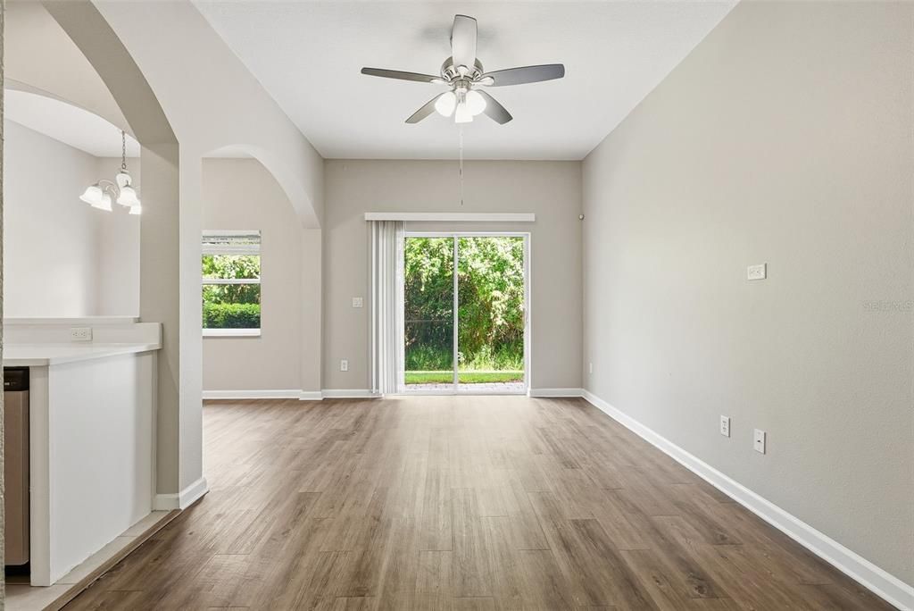 For Sale: $289,900 (2 beds, 2 baths, 1314 Square Feet)